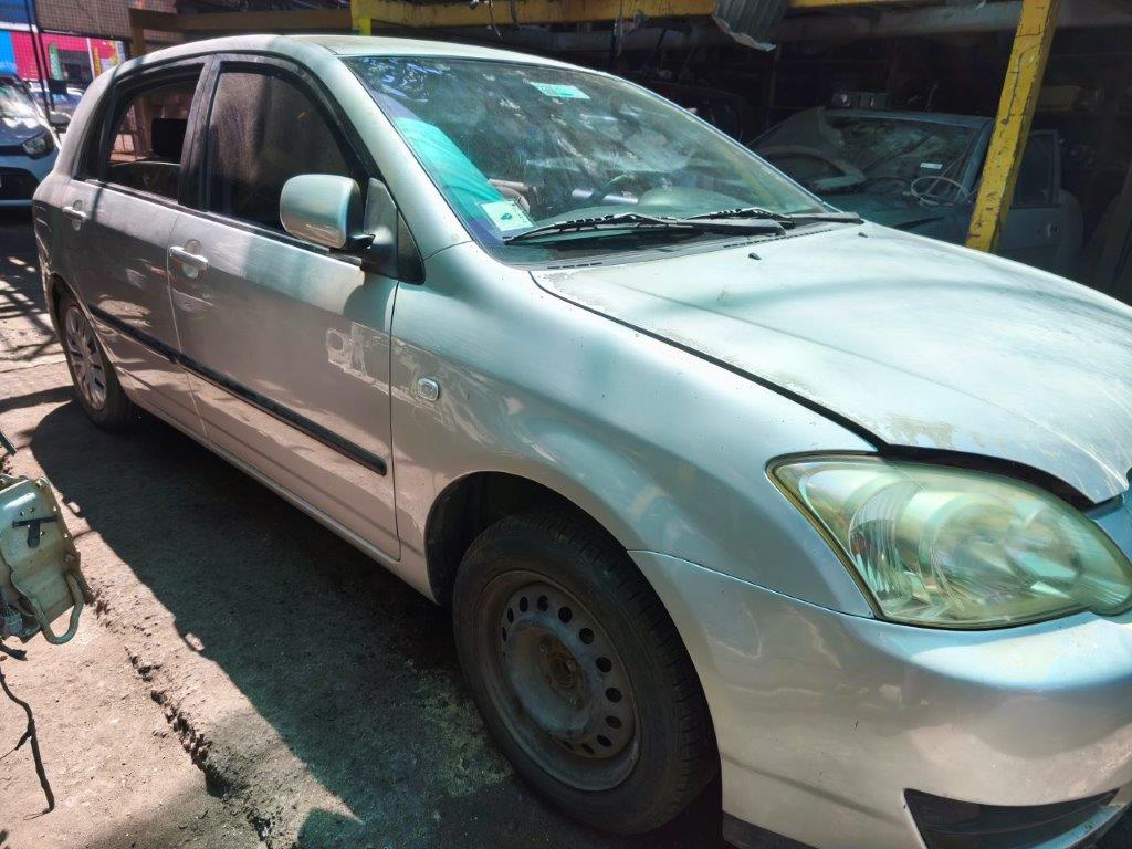  Toyota COROLLA SPORT 2004    EN DESARME